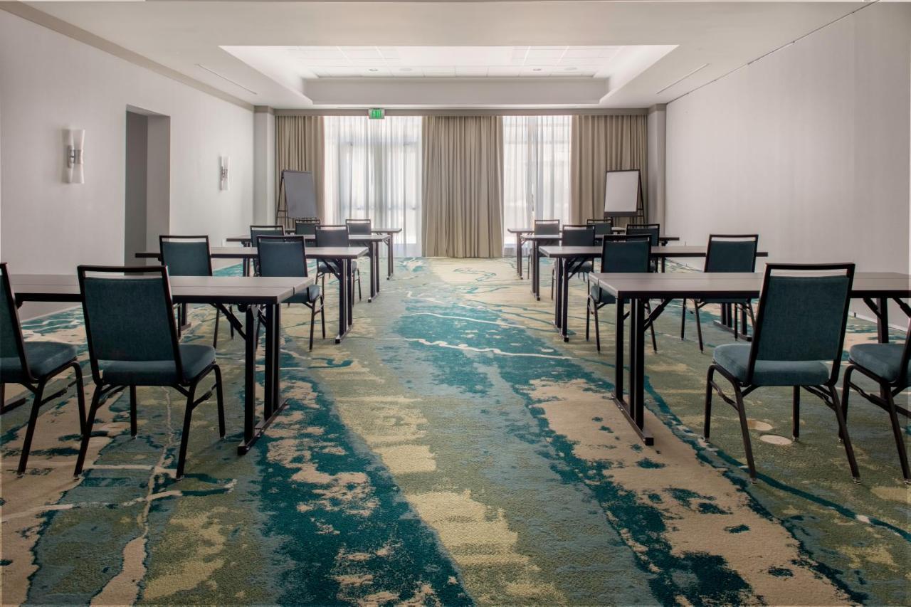 Courtyard By Marriott Jekyll Island Hotel Exterior photo