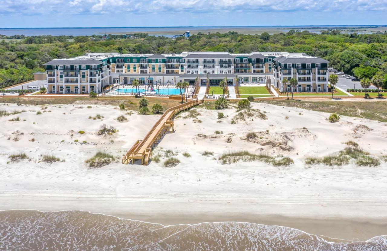 Courtyard By Marriott Jekyll Island Hotel Exterior photo