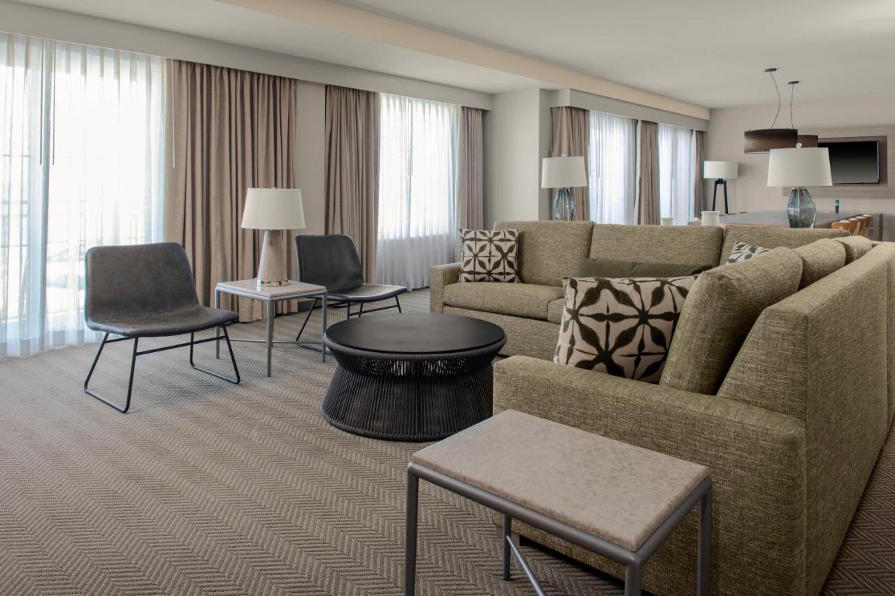 Courtyard By Marriott Jekyll Island Hotel Exterior photo