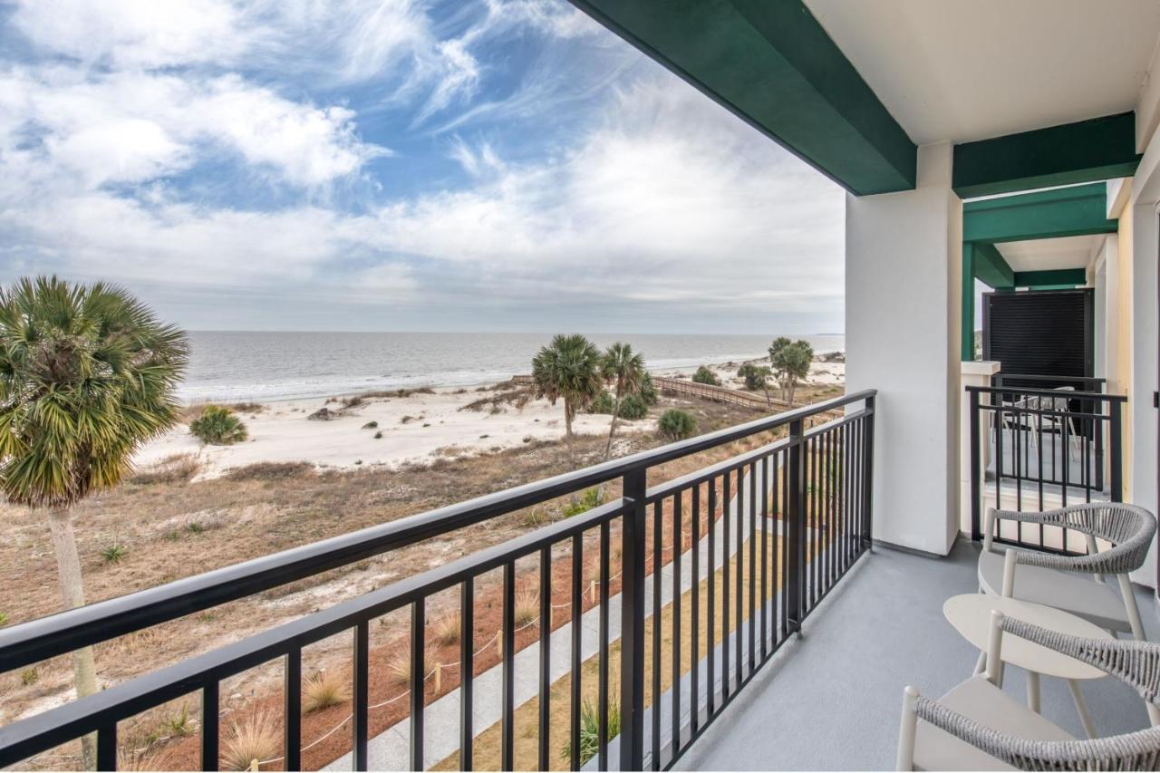Courtyard By Marriott Jekyll Island Hotel Exterior photo